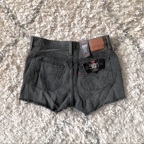 Levi’s 501 Original Women’s Shorts size 28 “Eat Your Words” - Picture 3 of 5